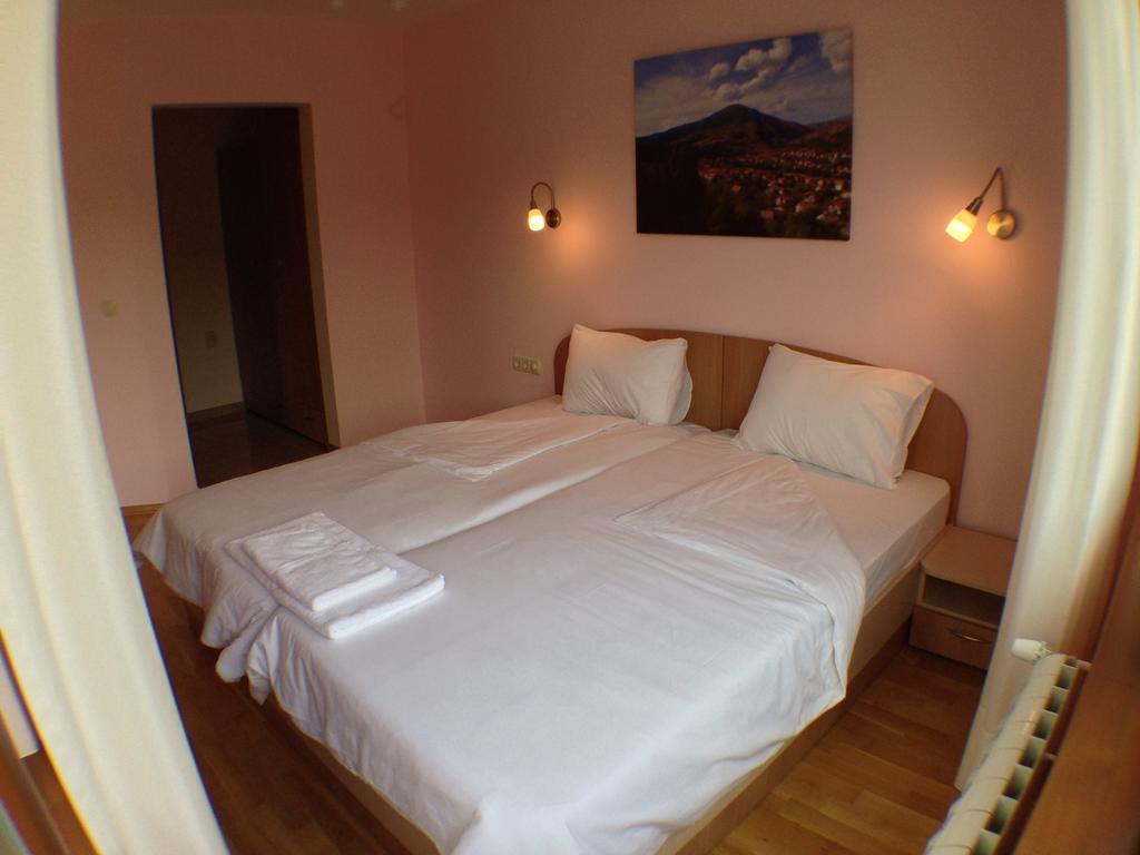 Mala Planina Guest House Iskrets Bagian luar foto